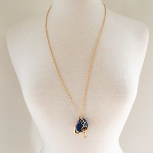 NWOT Long heart and key charm necklace